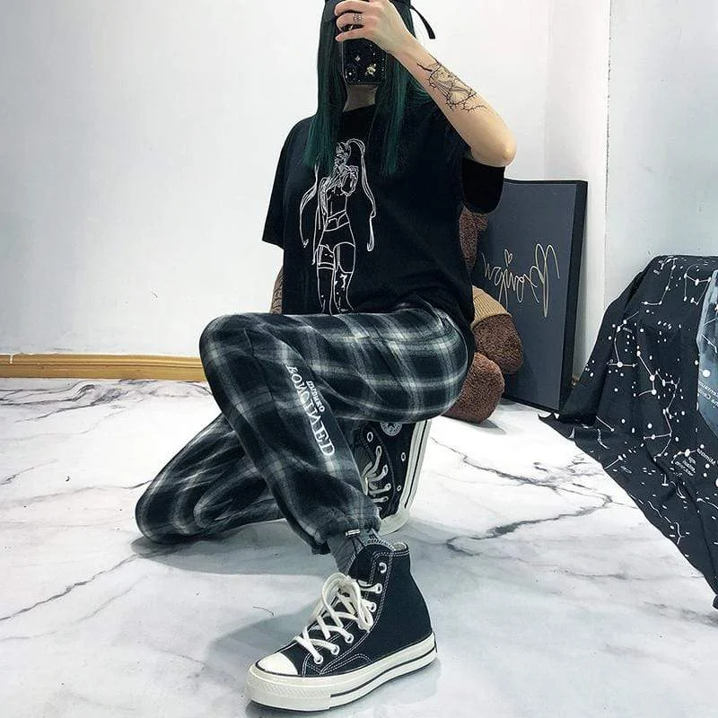 Vintage high-waisted pants for nostalgic wardrobe charm -Women's Hip-hop Black&White Plaid Pants