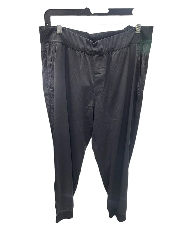 Lightweight travel pants with wrinkle-free fabric -Athletic Pants By The North Face In Black, Size: L