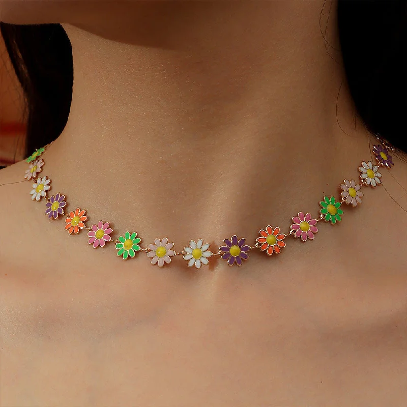 Best necklaces and pendants with gemstone clusters for a bold and colorful effect-Wholesale Daisy Clavicle Alloy Necklaces