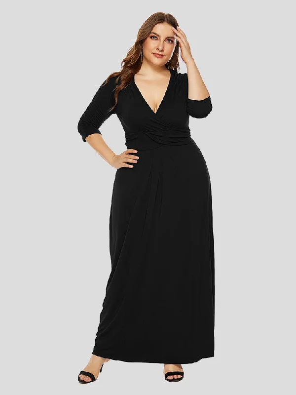 Plus size dresses with sleek designs suit all -Plus Crisscross Ruched Maxi Dress