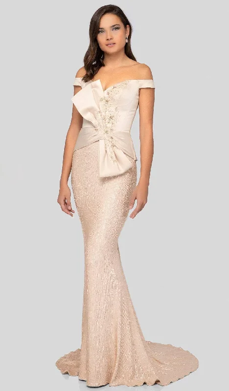 Plus size dresses with supportive linings feel great -Terani Couture - 1913E9247 Lace Off-Shoulder Sheath Dress With Train