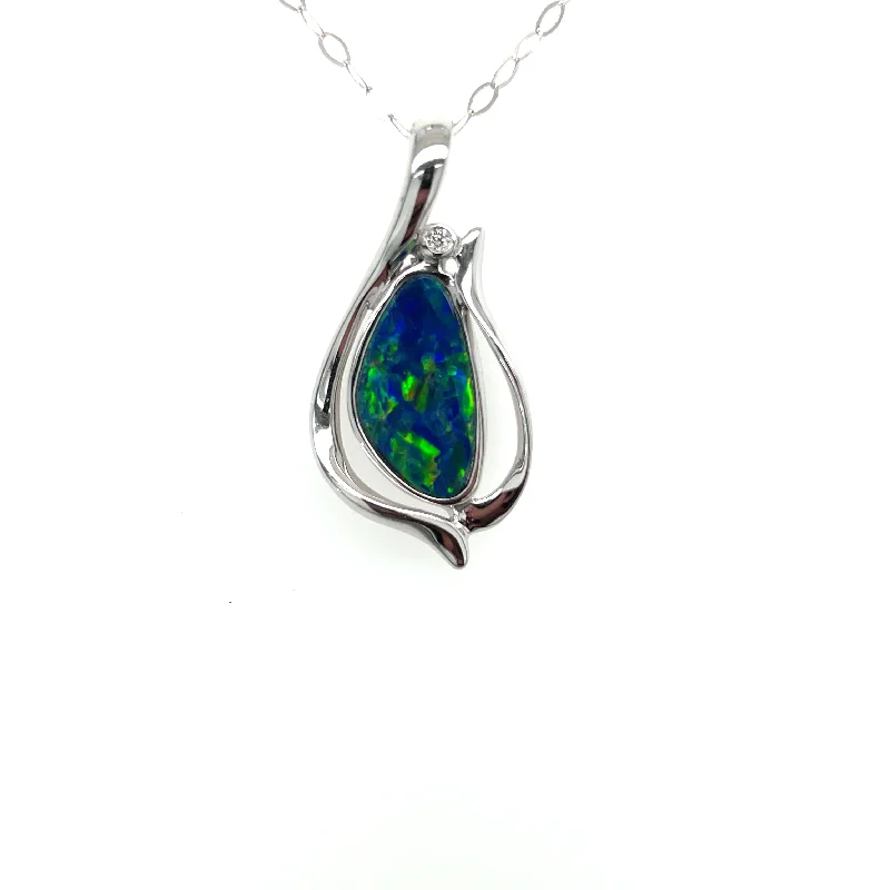 Layered necklaces and pendants for a trendy and fashionable stacked look-14lwg boulder doublet opal pendant